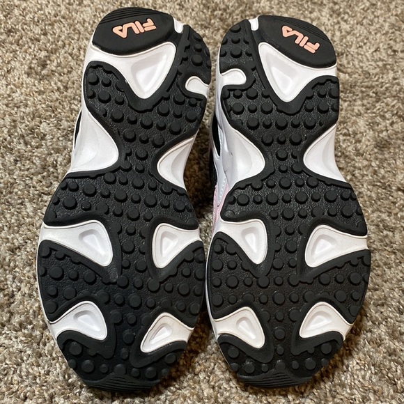 Fila Ray Tracer women 5.5 excellent condition white/pink/black worn once - Picture 8 of 9